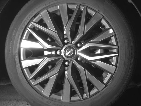 Used 2025 Nissan Altima 2.5 SV FWD image 13