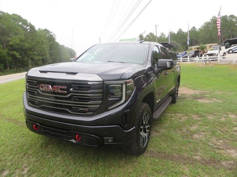 Used 2024 GMC Sierra 1500 AT4 w/ Technology Package AWD/4WD image 2