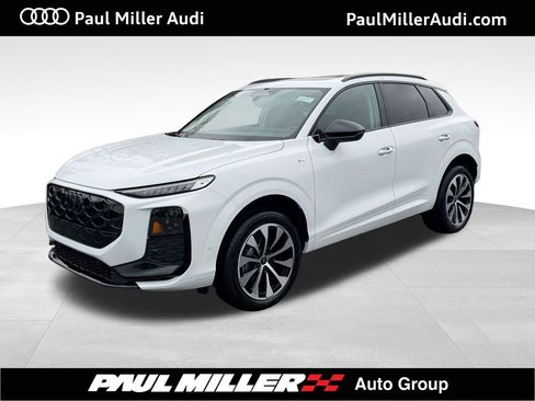 New 2026 Audi Q3 quattro 2.0T AWD/4WD image 1