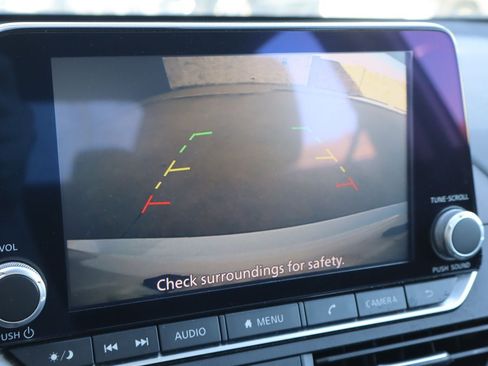 Used 2025 Nissan Altima 2.5 SV FWD image 7