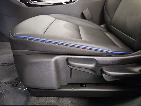 Used 2025 Buick Envista Sport Touring FWD image 31