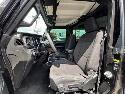 Used 2022 Jeep Wrangler Sport AWD/4WD image 6