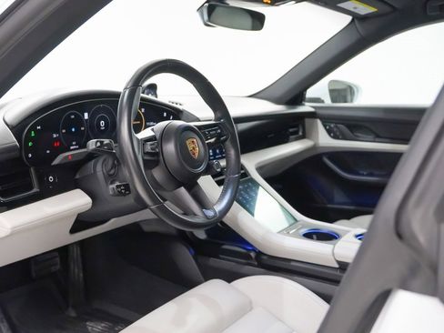 Used 2022 Porsche Taycan 4S w/ Premium Package image 4