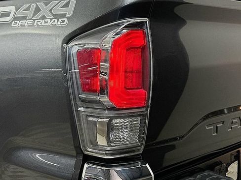 Used 2021 Toyota Tacoma TRD Off-Road AWD/4WD image 23