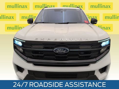 Used 2025 Ford Expedition Active RWD image 15