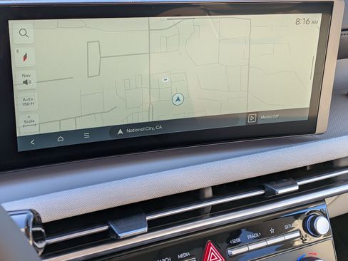 New 2025 Hyundai Tucson Limited image 12