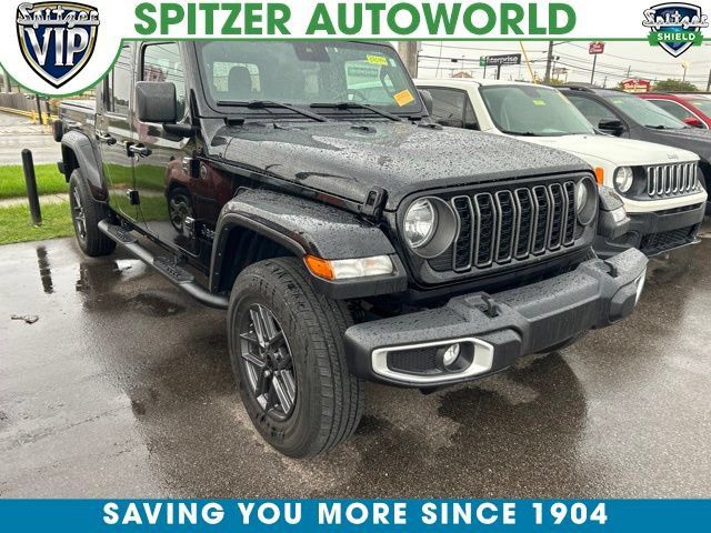 Used 2024 Jeep Gladiator Sport AWD/4WD image 1