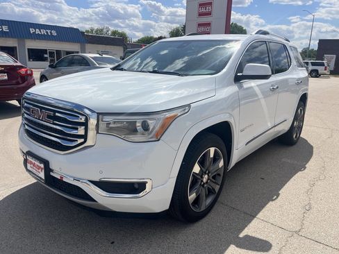 Used 2017 GMC Acadia SLT AWD/4WD image 3