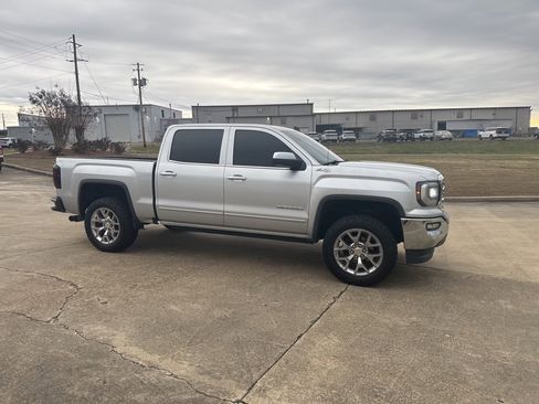 Used 2018 GMC Sierra 1500 SLT image 23