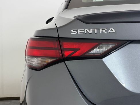Used 2023 Nissan Sentra SR w/ SR Premium Package FWD image 13