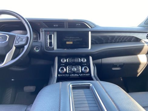 Used 2024 GMC Yukon Denali image 15
