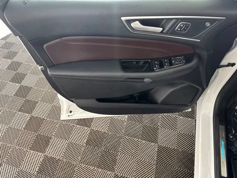 Used 2020 Ford Edge Titanium w/ Equipment Group 301A AWD/4WD image 20