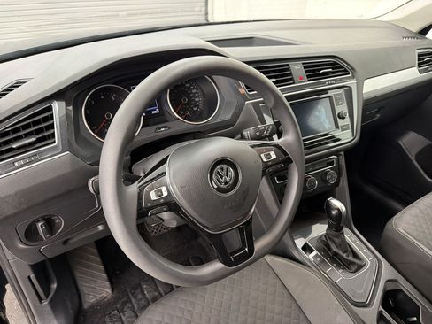 Used 2021 Volkswagen Tiguan S FWD image 4