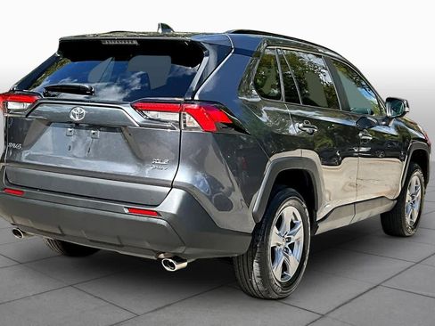 Used 2025 Toyota RAV4 XLE AWD/4WD image 19