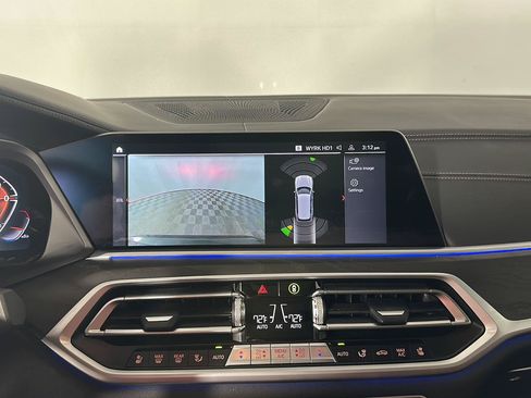 Used 2022 BMW X7 xDrive40i w/ Executive Package AWD/4WD image 14