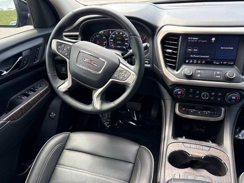 Used 2023 GMC Acadia Denali w/ Denali Technology Package FWD image 28