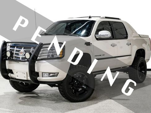 Used 2013 Cadillac Escalade EXT Premium AWD/4WD image 1