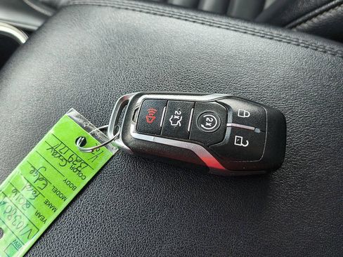 Used 2016 Ford Edge SEL w/ Equipment Group 201A AWD/4WD image 19