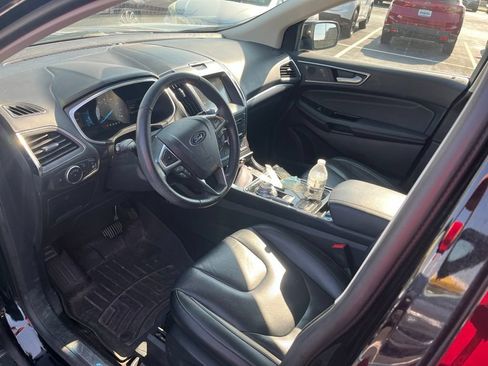 Used 2019 Ford Edge Titanium w/ Equipment Group 301A AWD/4WD image 22