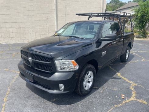 Used 2019 RAM 1500 Express AWD/4WD image 4
