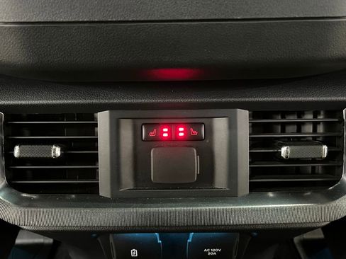 Certified 2025 Ford F150 Platinum AWD/4WD image 24