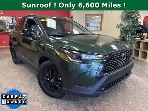 Used 2025 Toyota Corolla Cross LE w/ Moonroof Package image 1