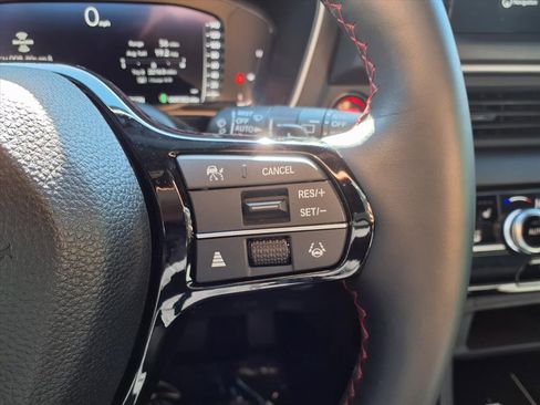 Used 2025 Honda Pilot Black Edition image 19