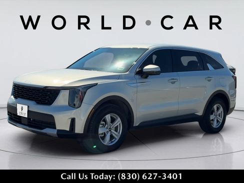 Certified 2026 Kia Sorento LX FWD image 13