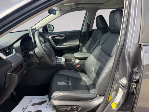 Used 2022 Toyota RAV4 Limited image 9