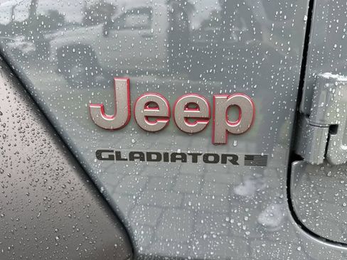 Used 2026 Jeep Gladiator Rubicon AWD/4WD image 33