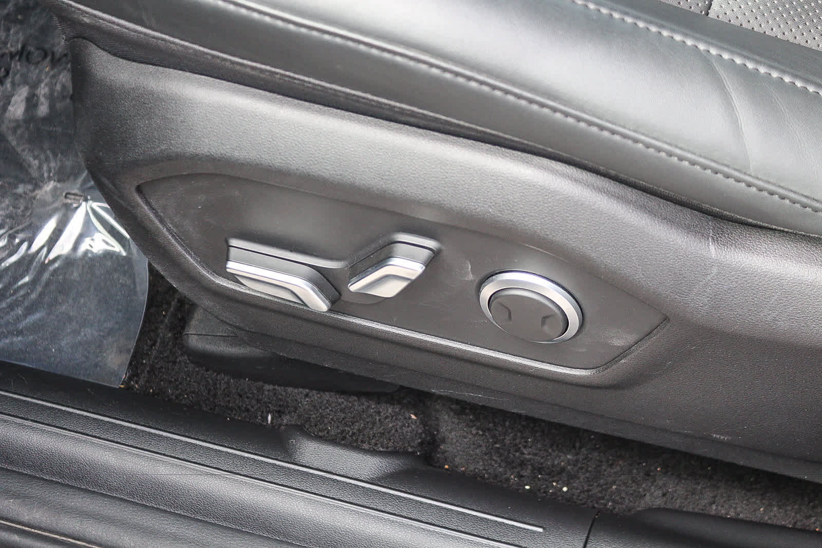Certified 2025 Hyundai Santa Fe SEL FWD image 27