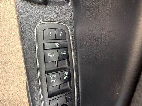Used 2021 Chrysler 300 Touring L AWD/4WD image 20
