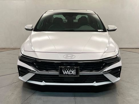 Used 2025 Hyundai Elantra SEL FWD image 8