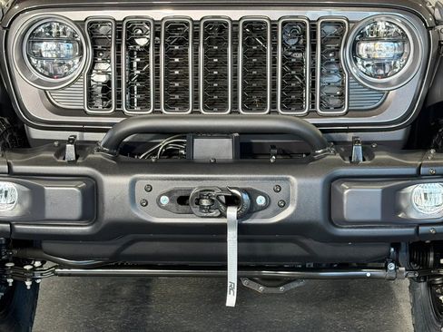 Used 2025 Jeep Wrangler Unlimited Rubicon 4xe w/ Convenience Group image 5