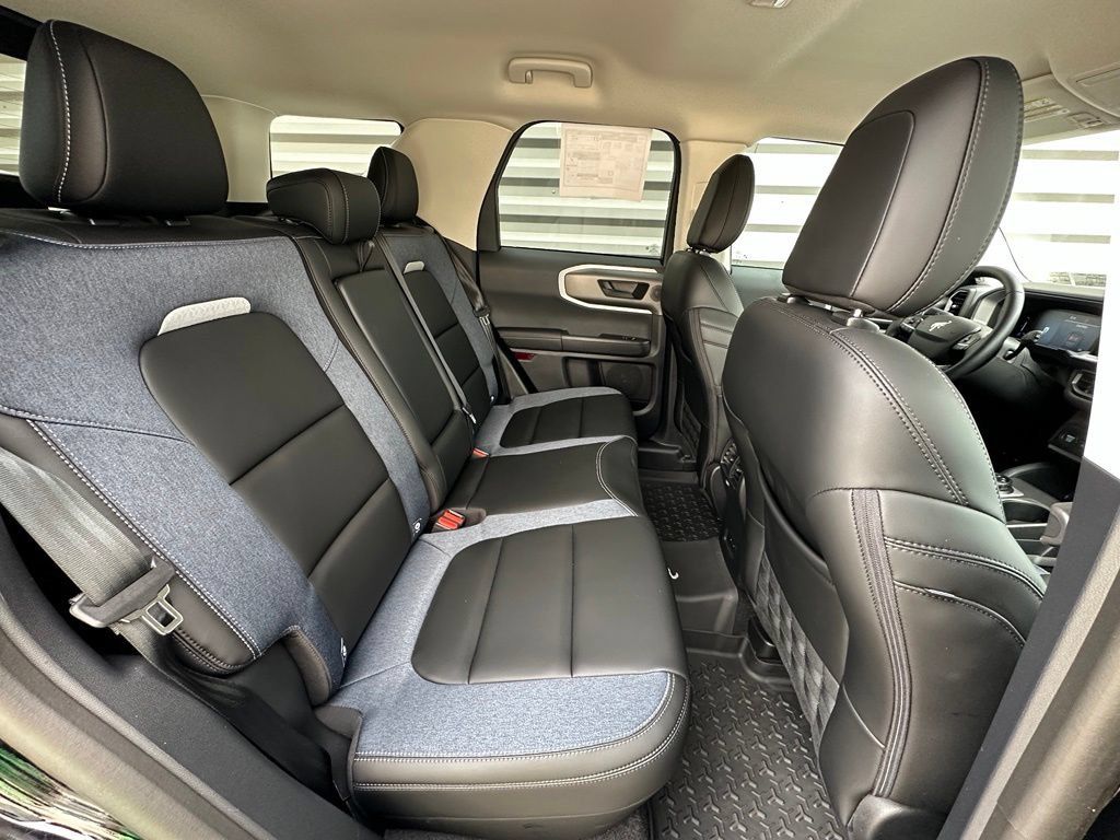 New 2026 Ford Bronco Sport Outer Banks w/ Outer Banks Tech Package+ AWD/4WD image 25