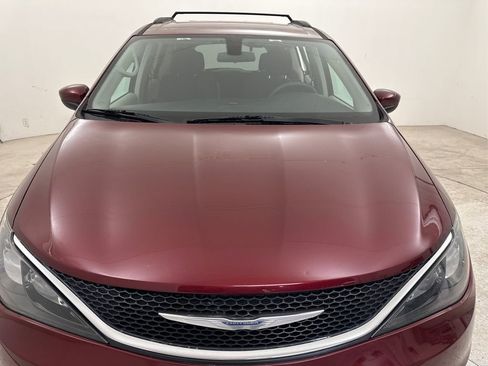 Used 2018 Chrysler Pacifica LX FWD image 16