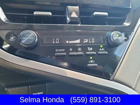 Used 2022 Toyota Camry SE w/ Carpet Mat Package (TMS) FWD image 19