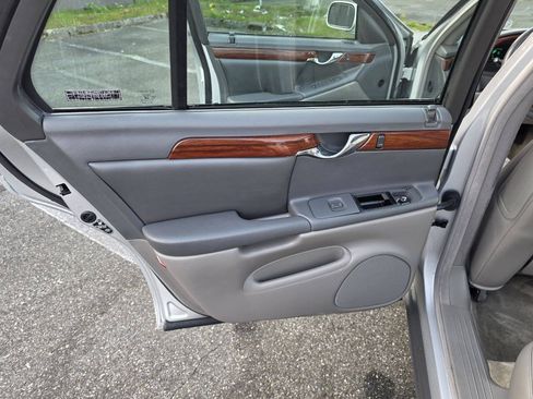 Used 2000 Cadillac De Ville FWD image 33