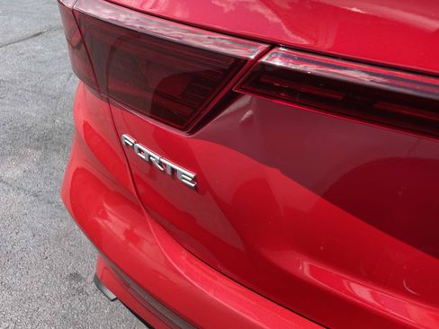 Used 2023 Kia Forte LXS w/ LXS Technology Package FWD image 5