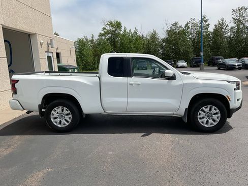 Used 2023 Nissan Frontier SV w/ Technology Package AWD/4WD image 4