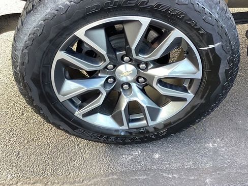 Used 2022 Chevrolet Silverado 1500 LT image 12