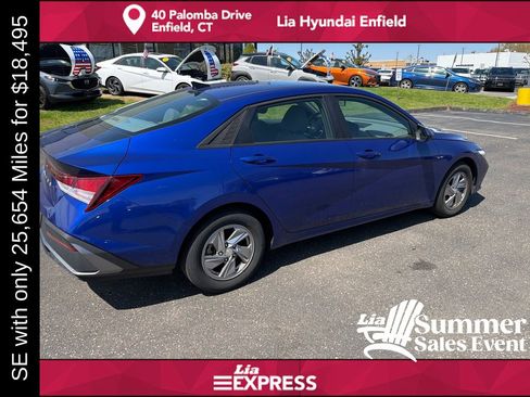 Used 2024 Hyundai Elantra SE FWD image 3