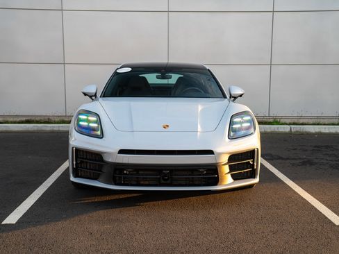 Certified 2025 Porsche Panamera 4 image 6