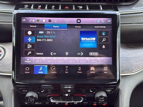 Used 2023 Jeep Grand Cherokee L Limited w/ Black Appearance Package image 25