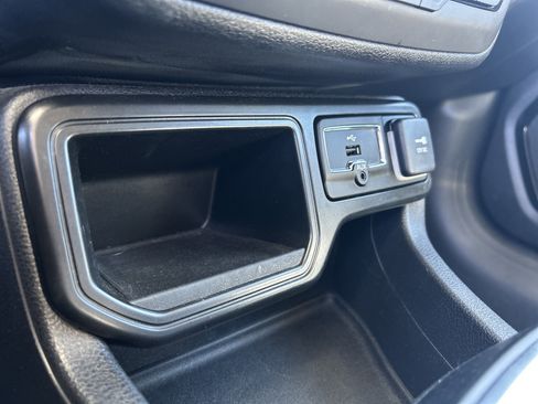 Used 2018 Jeep Renegade Altitude image 12