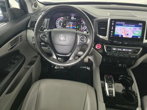 Used 2018 Honda Pilot Touring image 19