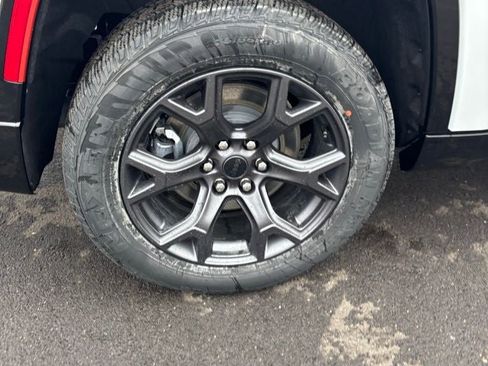 New 2026 Jeep Grand Wagoneer Limited image 23