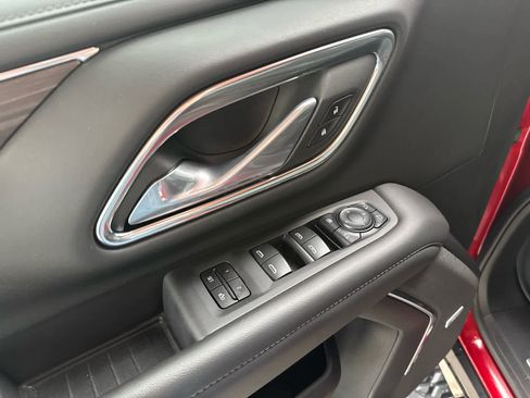 Certified 2024 Chevrolet Tahoe Z71 w/ Luxury Package image 15