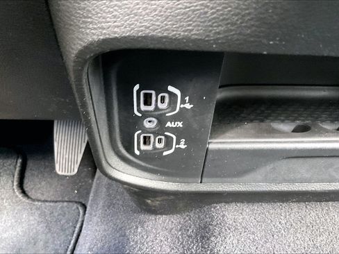 Certified 2025 RAM 2500 Big Horn AWD/4WD image 21