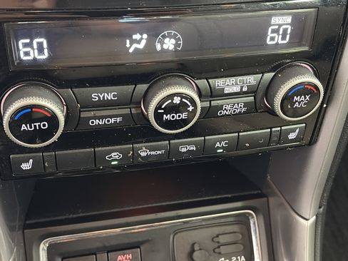 Used 2019 Subaru Ascent Limited w/ Popular Package #3 AWD/4WD image 25